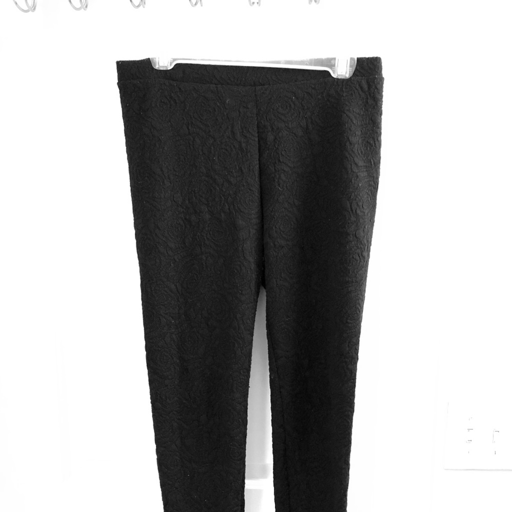 LC Lauren Conrad Black Rose-Patterned Leggings